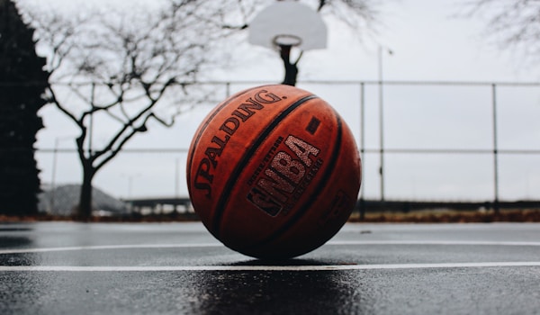 看球网NBA菲尼克斯太阳对阵丹佛掘金的足迹中心比赛画面